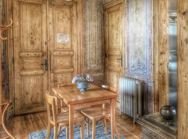 Exquisite Beauty in Istanbul, Galata gallery image 2