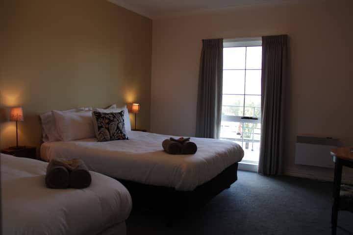 Dhoma e gjumit 2 - Dhoma e artë