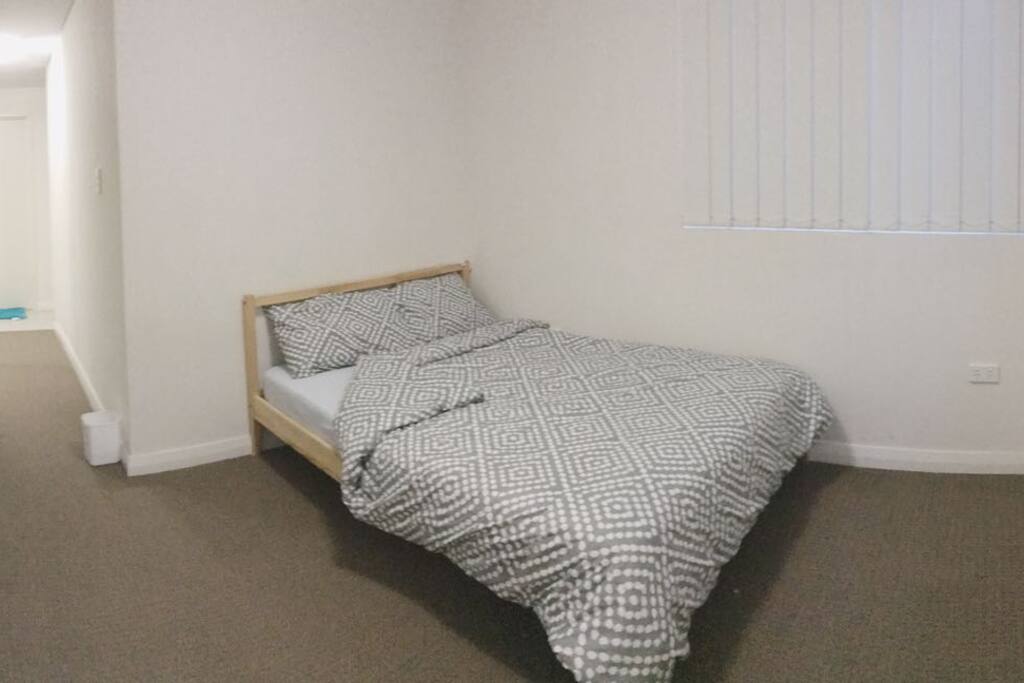 1 Private Bedroom - Double Size bed + Private bathroom