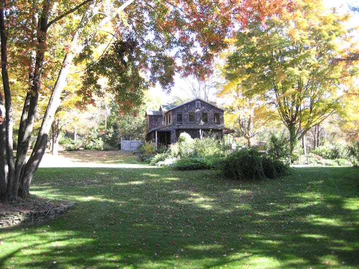 Burke House and Wigwam Houses for Rent in Catskill, New York, United