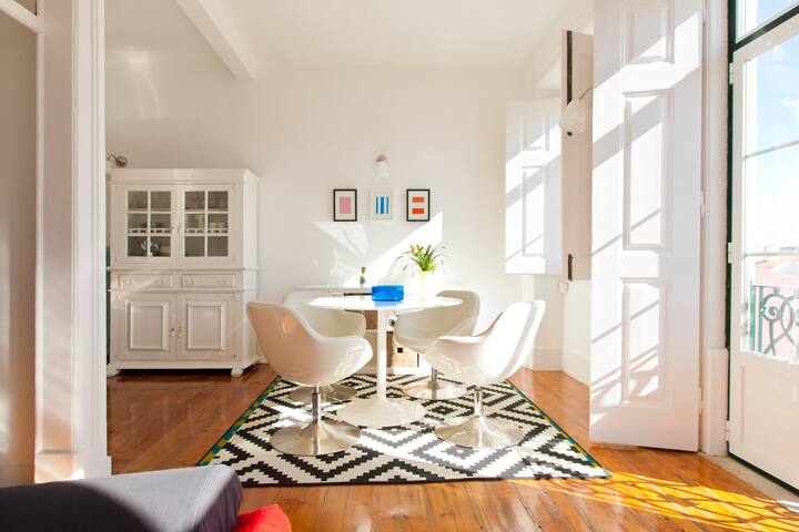 Sunny 1bdr in Belém with river view + free parking