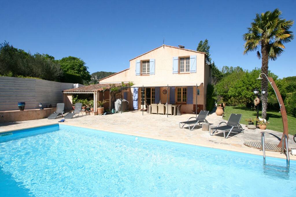 Heated pool (open march - october) 10 x 5 m.