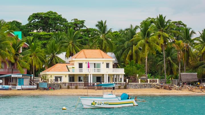 Villa bord de mer, Madirokely