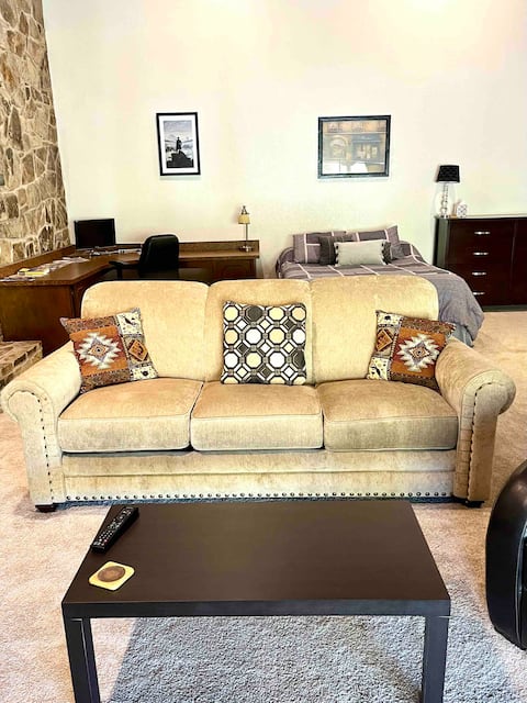 Top Airbnb: Spacious Attached Studio in Bear Canyon Home in Tanque Verde