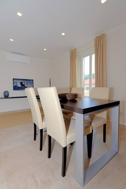 Exotic Design Apartment Dream in Trieste ☆☆☆☆☆ New