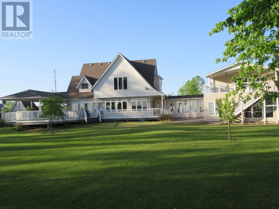 Backyard of Bay Dream Lakehouse