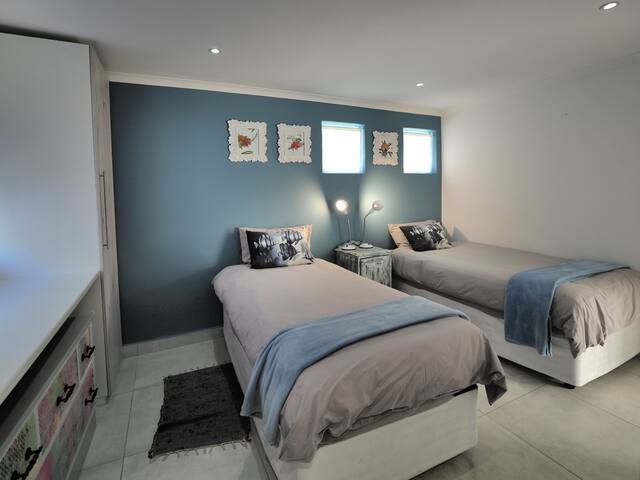 Waterland Lodge – Daisy Cottage gallery image 5