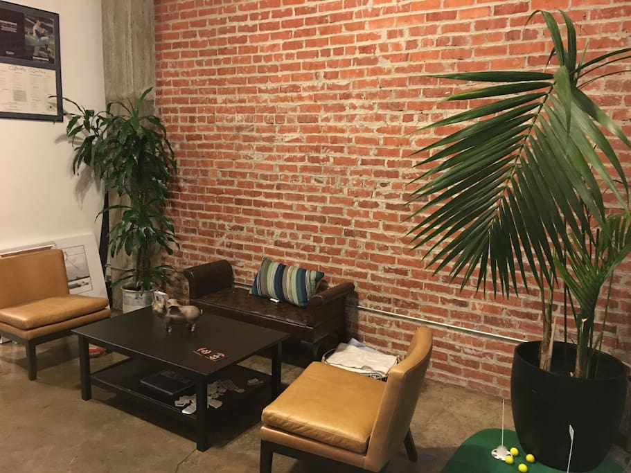 nook for hanging out – read, chat, pontificate, sip a beverage, count the bricks... whatever you're into