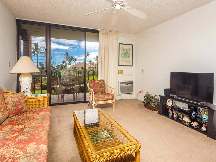kamaole-sands-1gv-5206-living-room-02.jpg