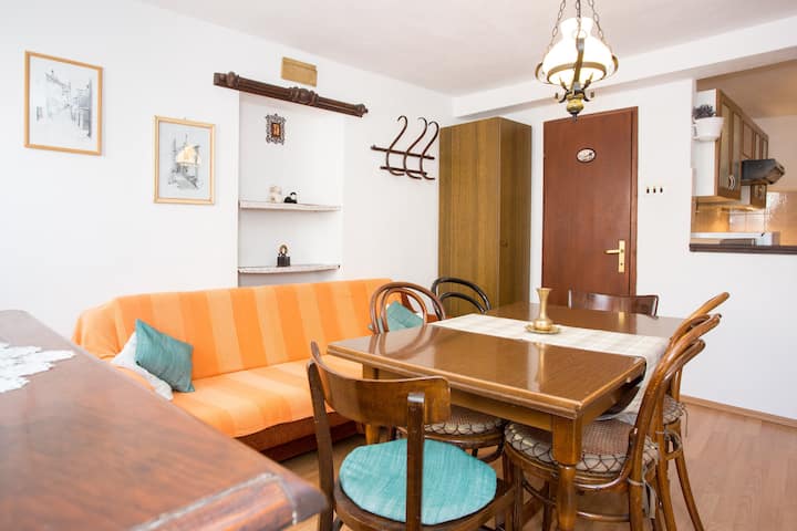 Authentic stone house Tananova, old city center