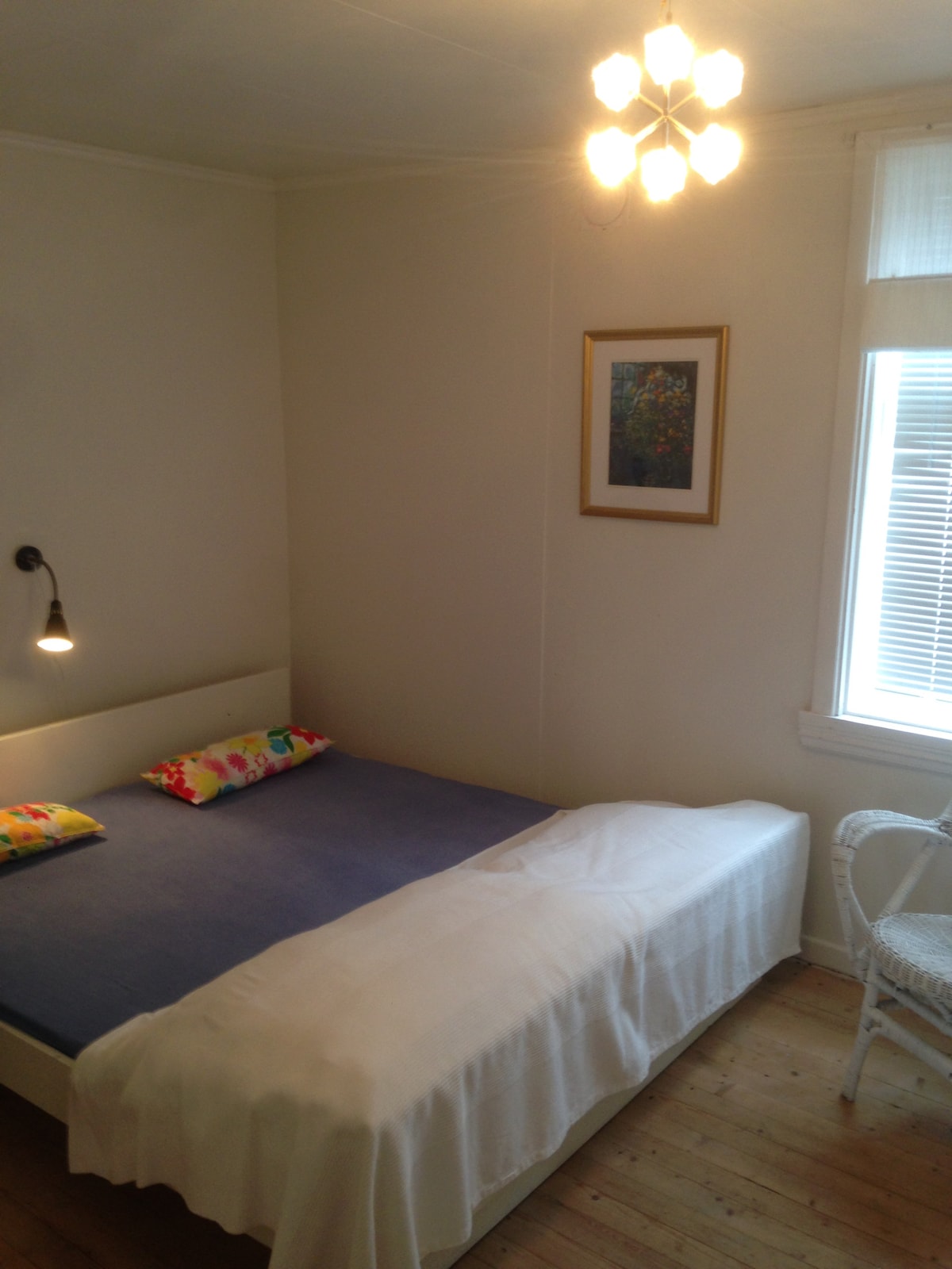 Spavaća soba # 4m/ čvrsti bračni krevet