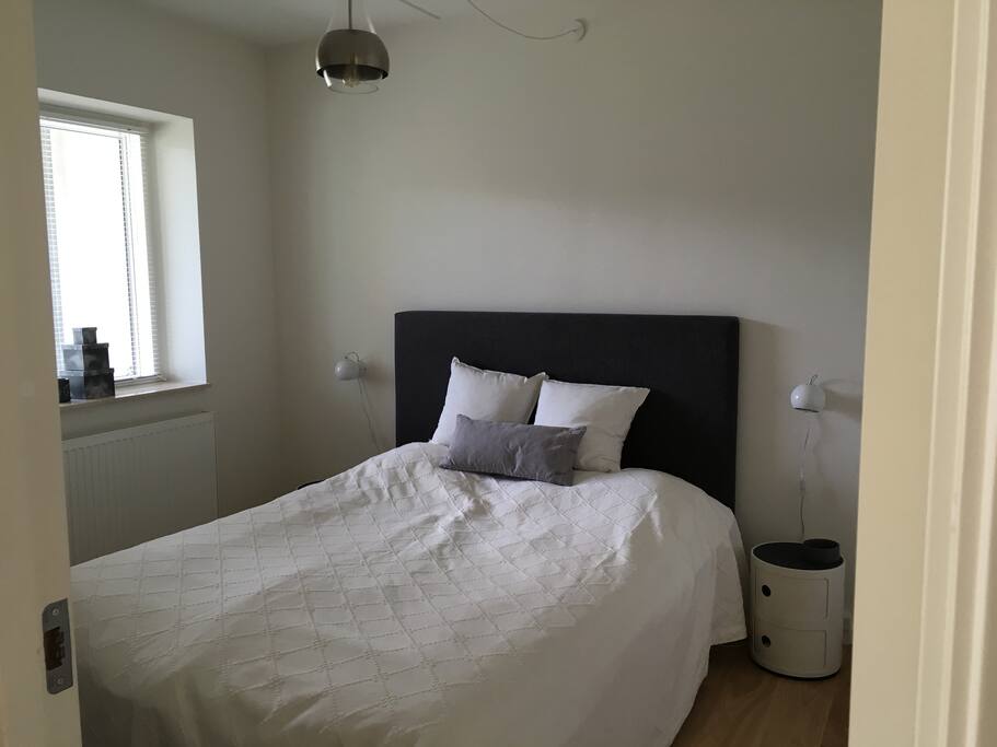 Soveværelse m/dobbeltseng