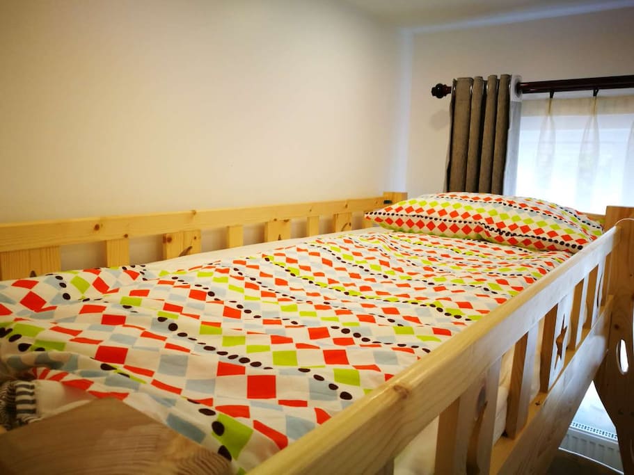 BUNK BED