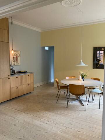 Relax hard just minutes from the beach gallery image 3