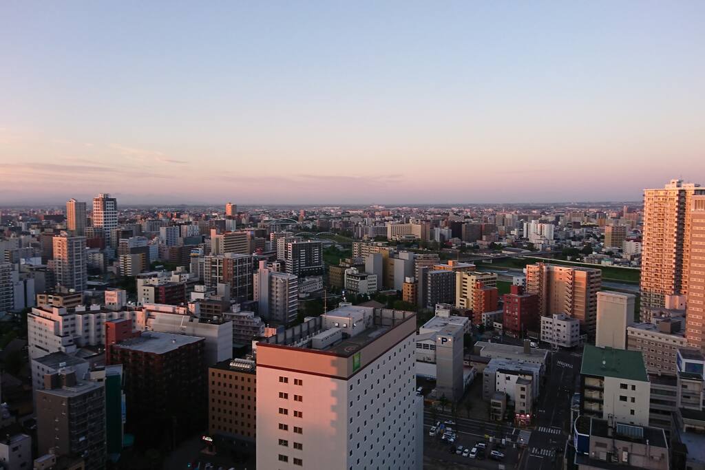 部屋から眺める夕焼け、どんな時間のどんな景色も楽しんでいただけるでしょう