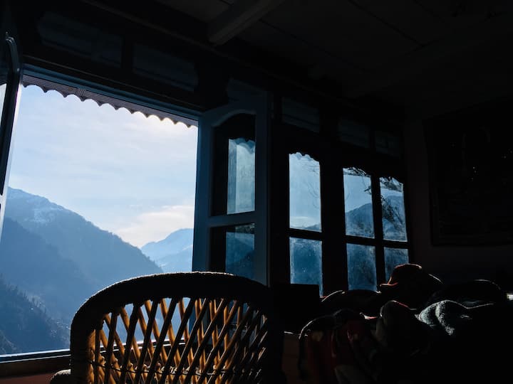 Sun View Mountain Cabin in Gargi village