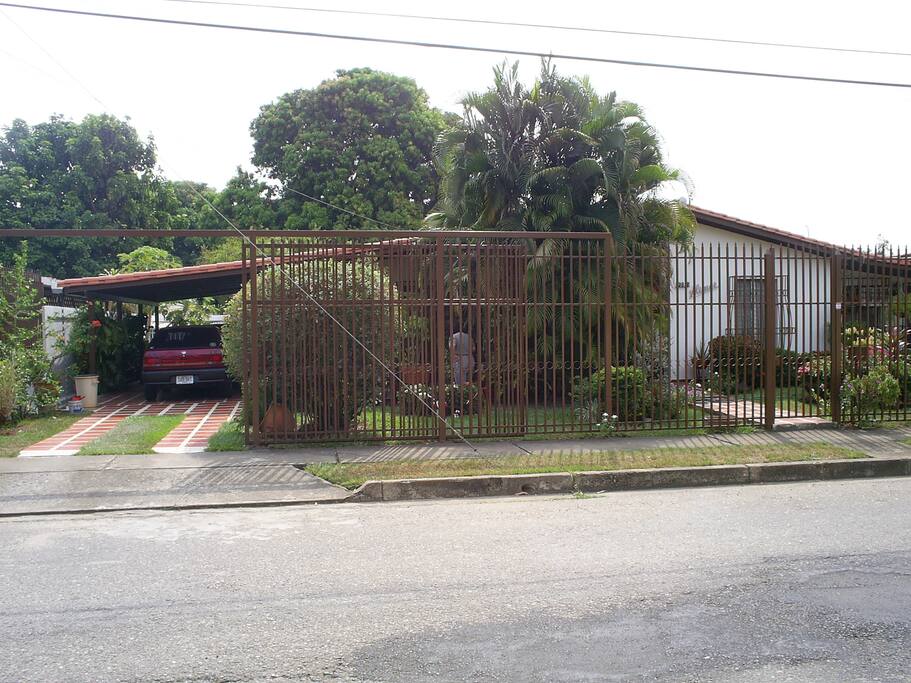 frente de la casa