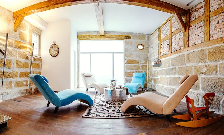 5 Star Luxury Townhouse w. Garden