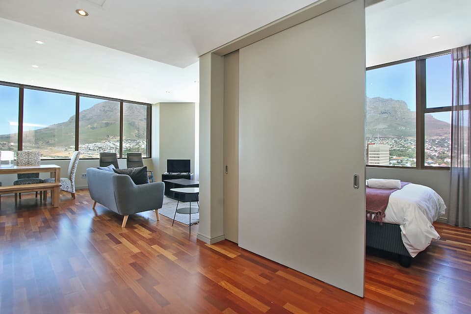 Spacious 3 Bedroom Family Apartment In Cape Town — photo 1