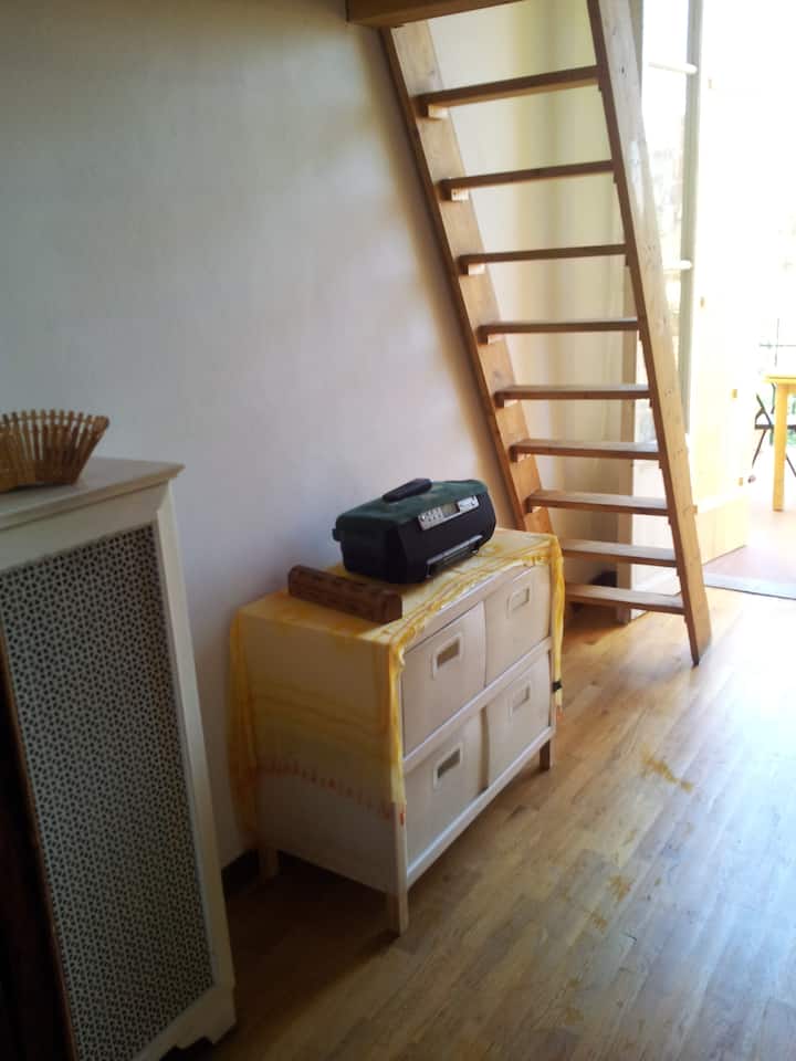 Single room with terrace access