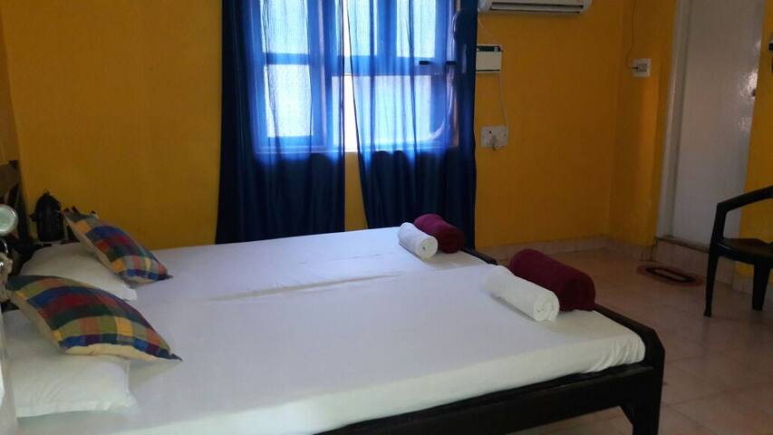 Cozy 1 BR located few steps @ Bogmalo Beach 1