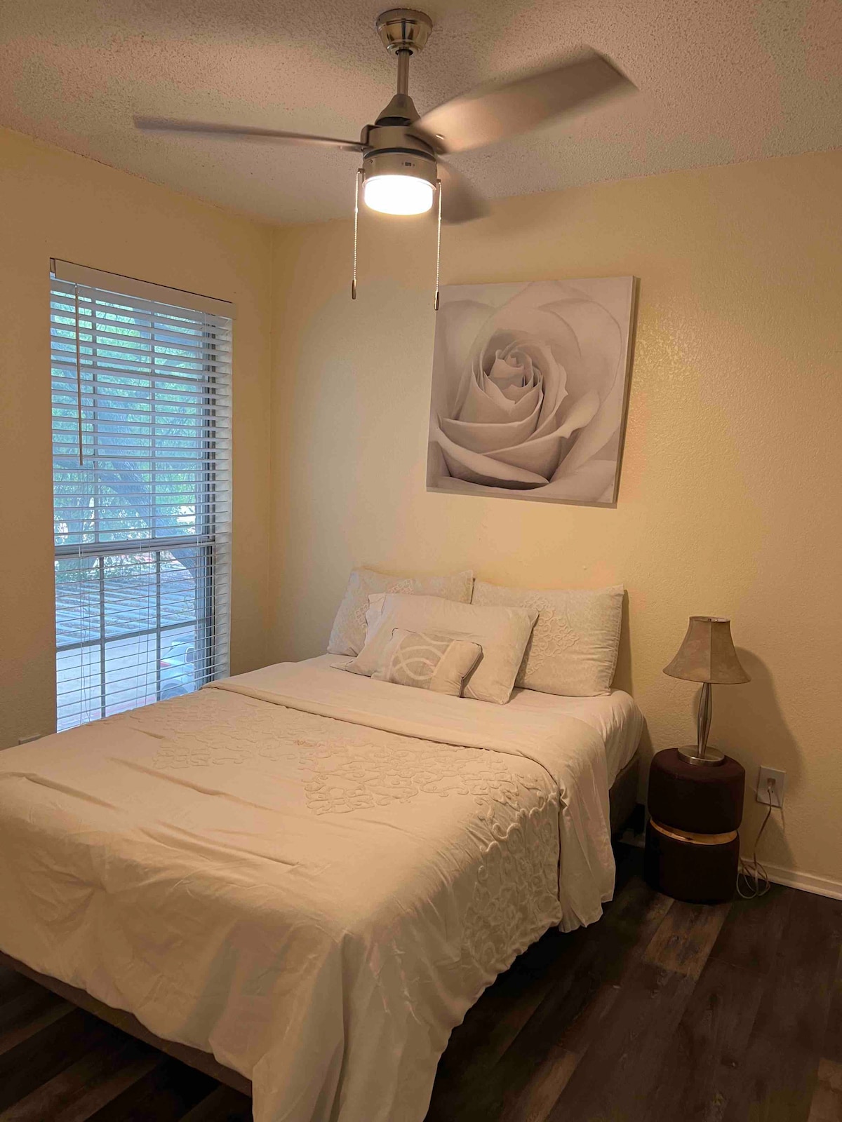 Guest bedroom with built in desk. 