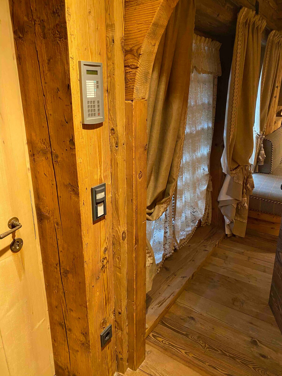 Illustration of Mountain-Top-Luxury-Hosting-Services-Deal