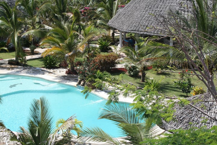 VILLA DELUXE WITH PERSONAL SERVICE ..