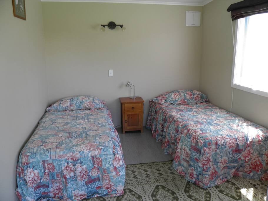 Main Room single bed option