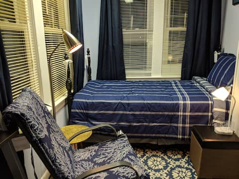 Private, Intimate Ocean Blue Room @ The Washburn!