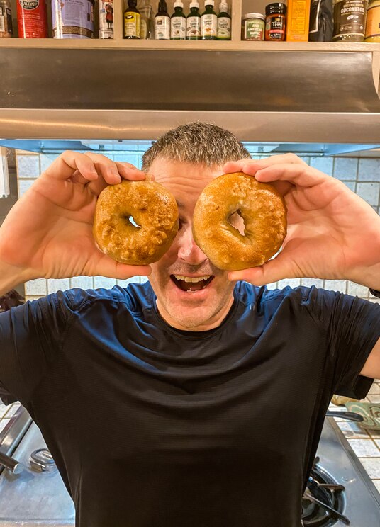 Show full-screen, host-provided image