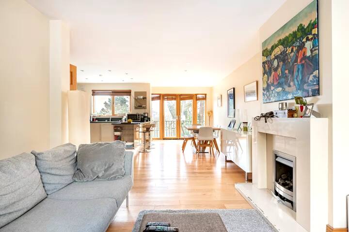 Two storey house in beautiful Killiney suburb.