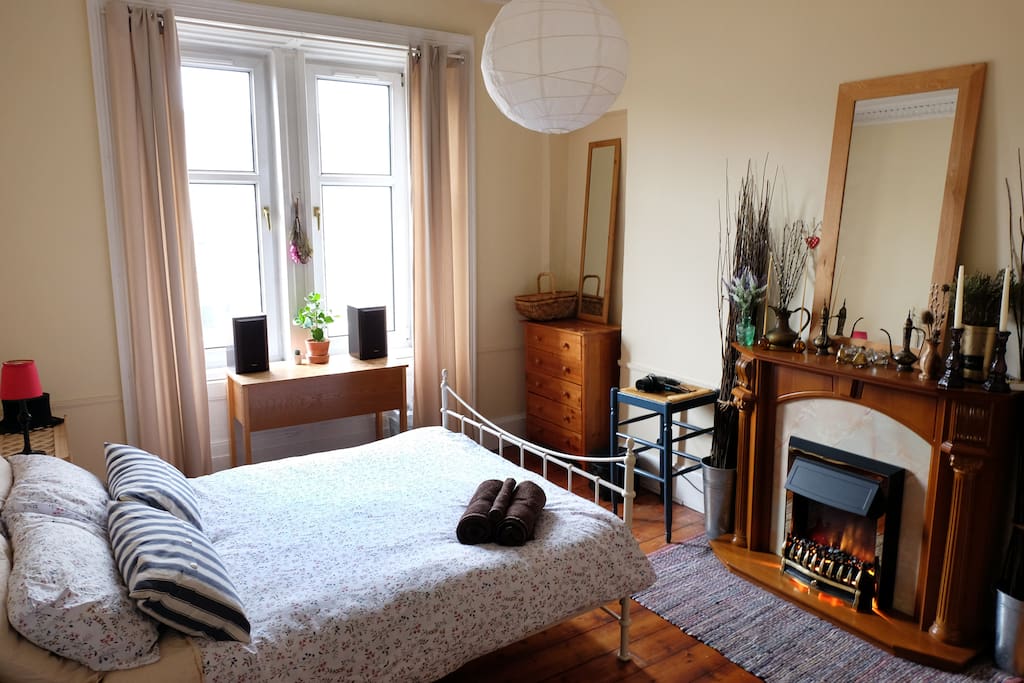 2nd bedroom