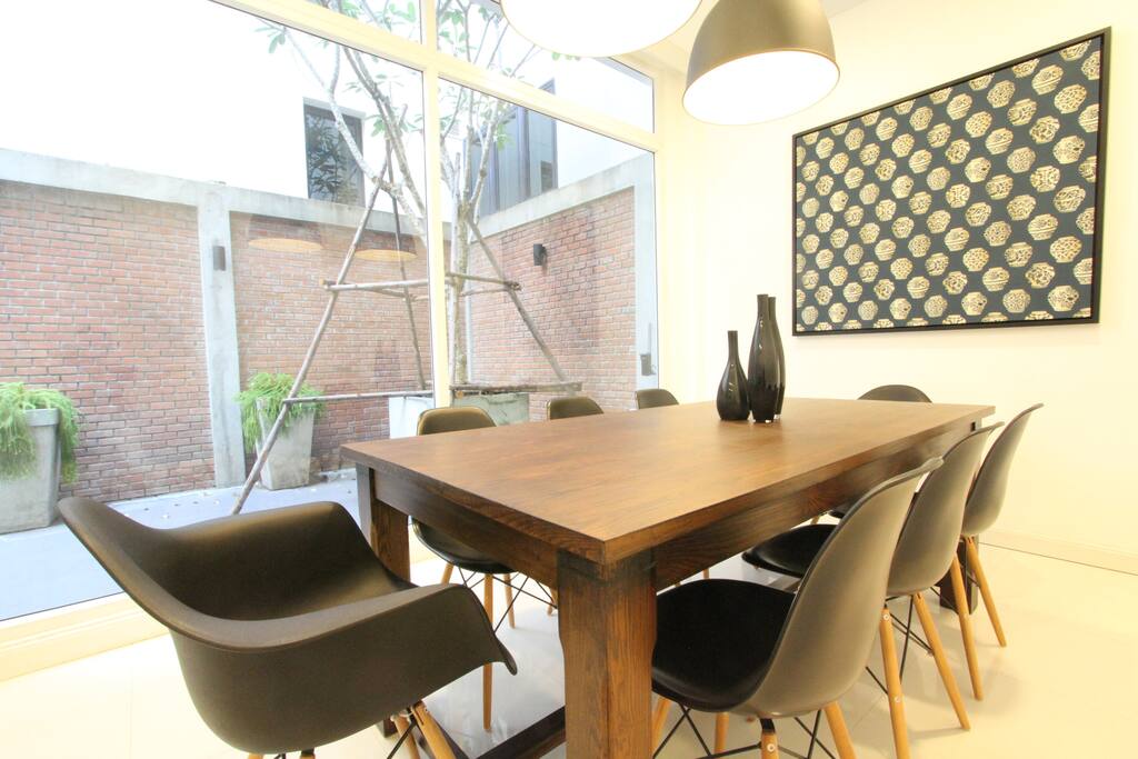 Dining room seats 8.