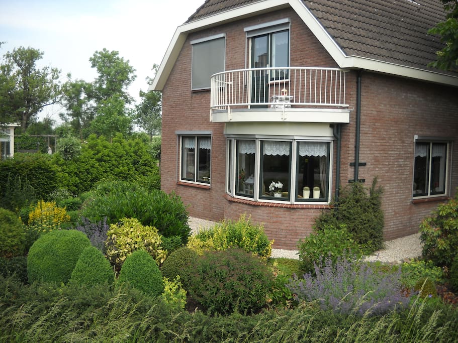 Fijn woonhuis, gelegen langs het riviertje De Vlist, in een prachtige omgeving om te wandelen en te fietsen