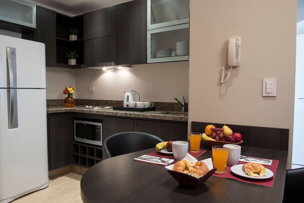 Cocina totalmente equipada. Heladera y Freezer.