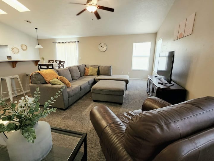 4 bedroom, 2 Bath, 3 car garage, trailer parking Houses for Rent in Mesquite, Nevada, United