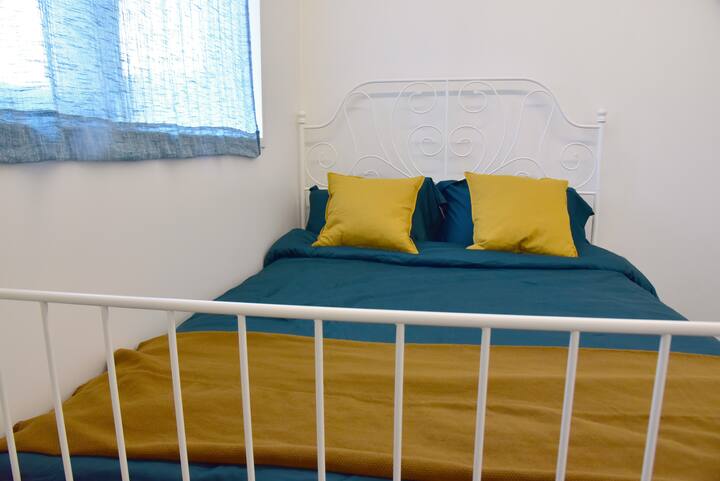 [Flower Day] Este es un dormitorio para 2 personas.