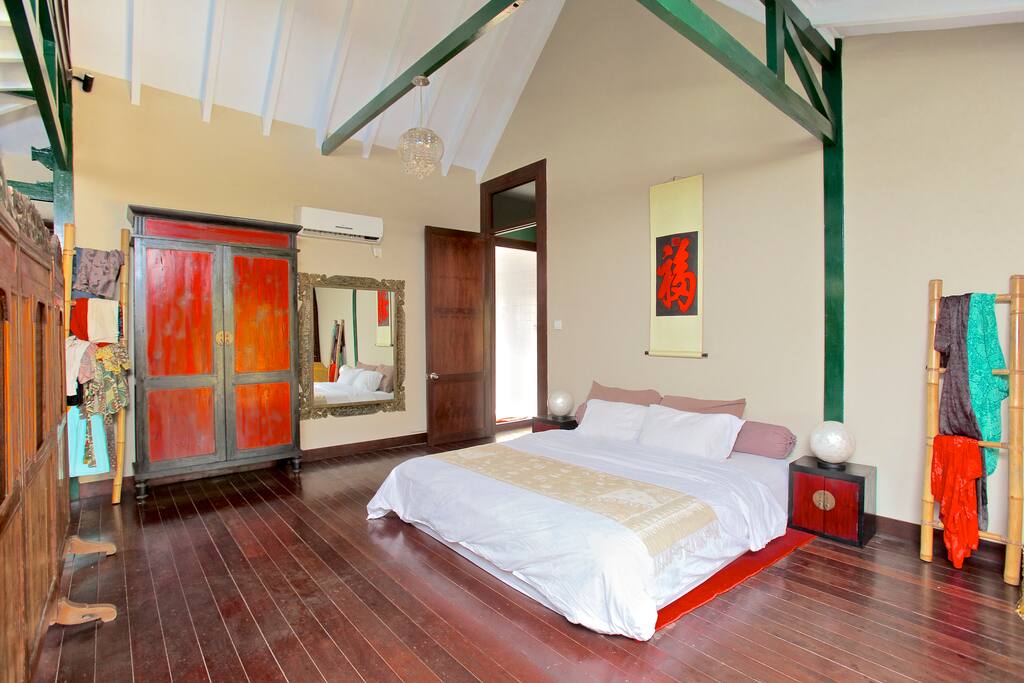 Master bedroom, king size KingKoil Mattress.