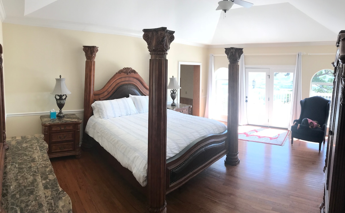 Основна спалня със зашеметяваща гледка