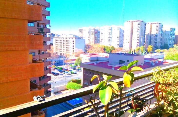 Airbnb L Amistat Valencia Vacation Rentals Places To Stay