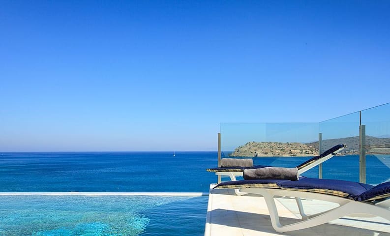 Exceptional Beach Villa Crete Dreams 1 – 10 Pers.