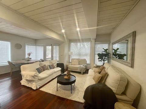 Luxurious Apartment In Heart of the village