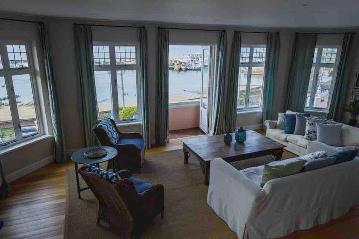 Stones Throw/Haven Bay gallery image 3