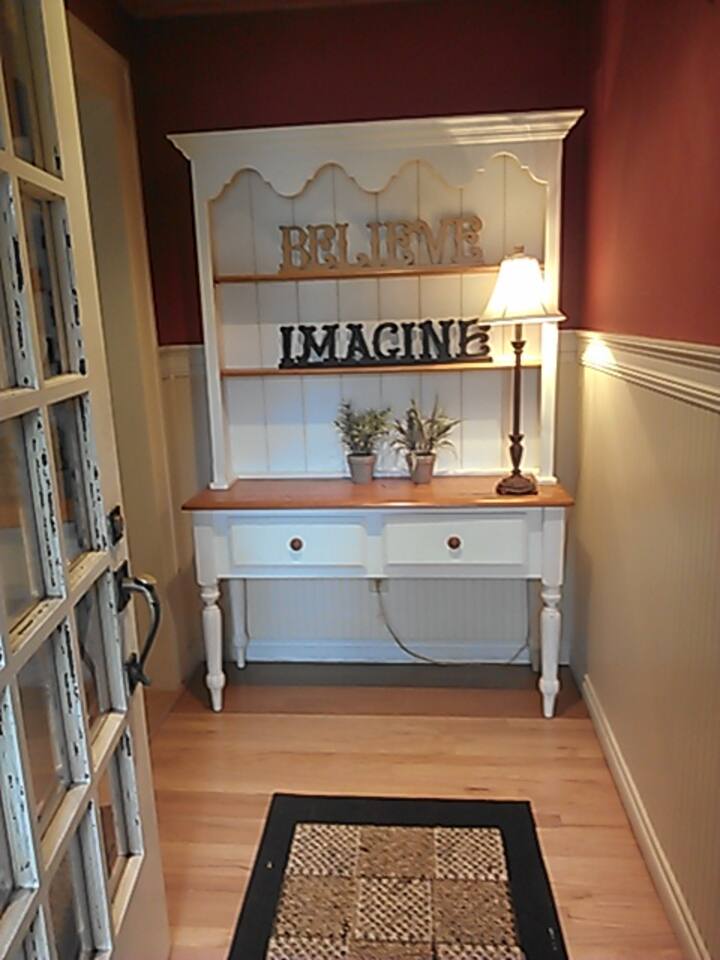 Shabby Chic 1926 Bungalow w 2 baths