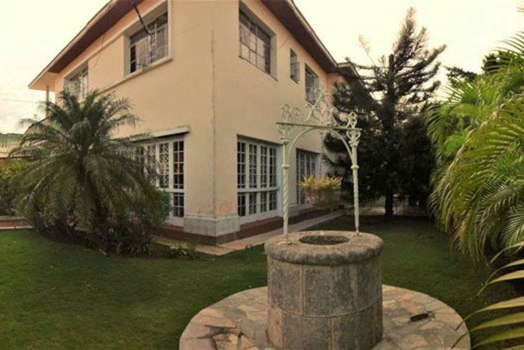 vista lateral de la Casa.