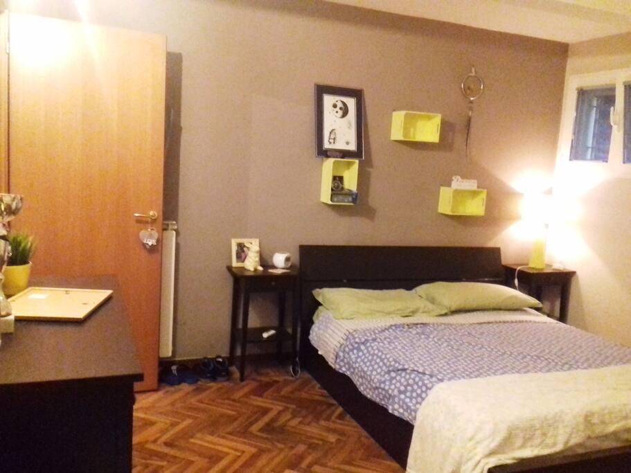 Camera con letto matrimoniale