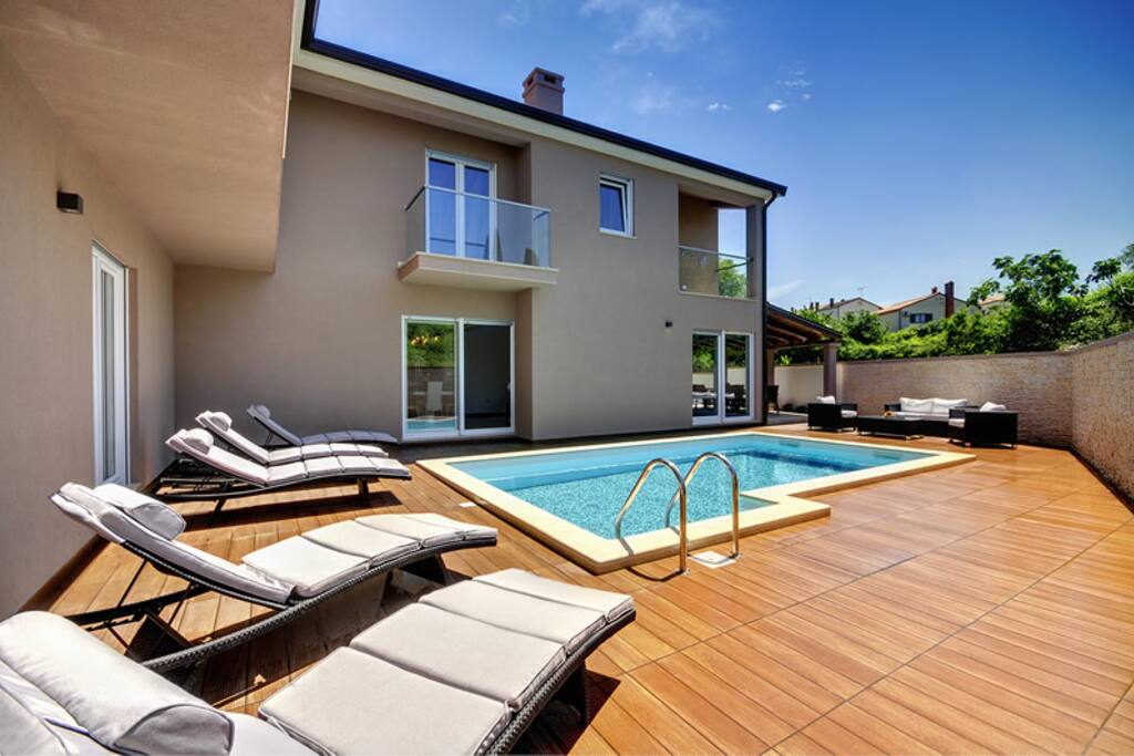 Beautful pool area
