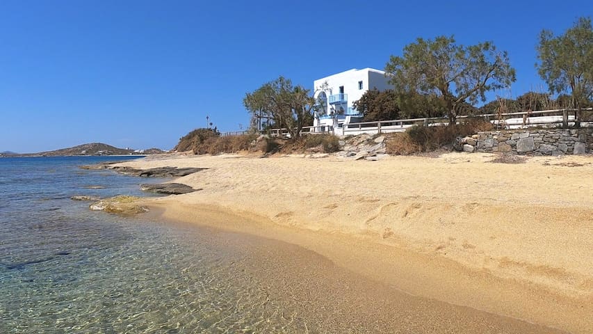 Unique Beachfront Cycladic Villa @ Agios Prokopios gallery image 5
