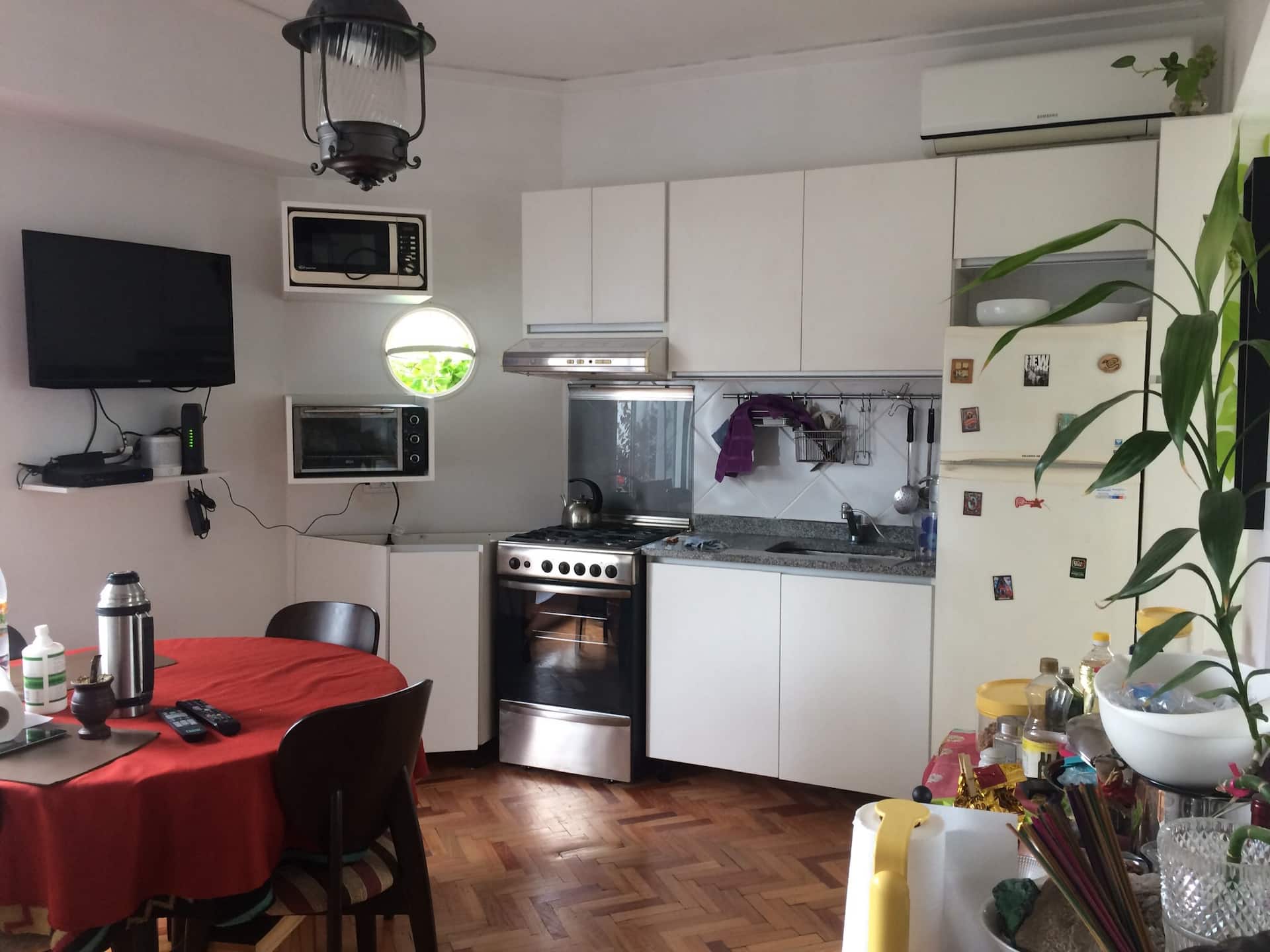Apartamento de 1 dormitório com varanda e área de churrasco em Colegiales